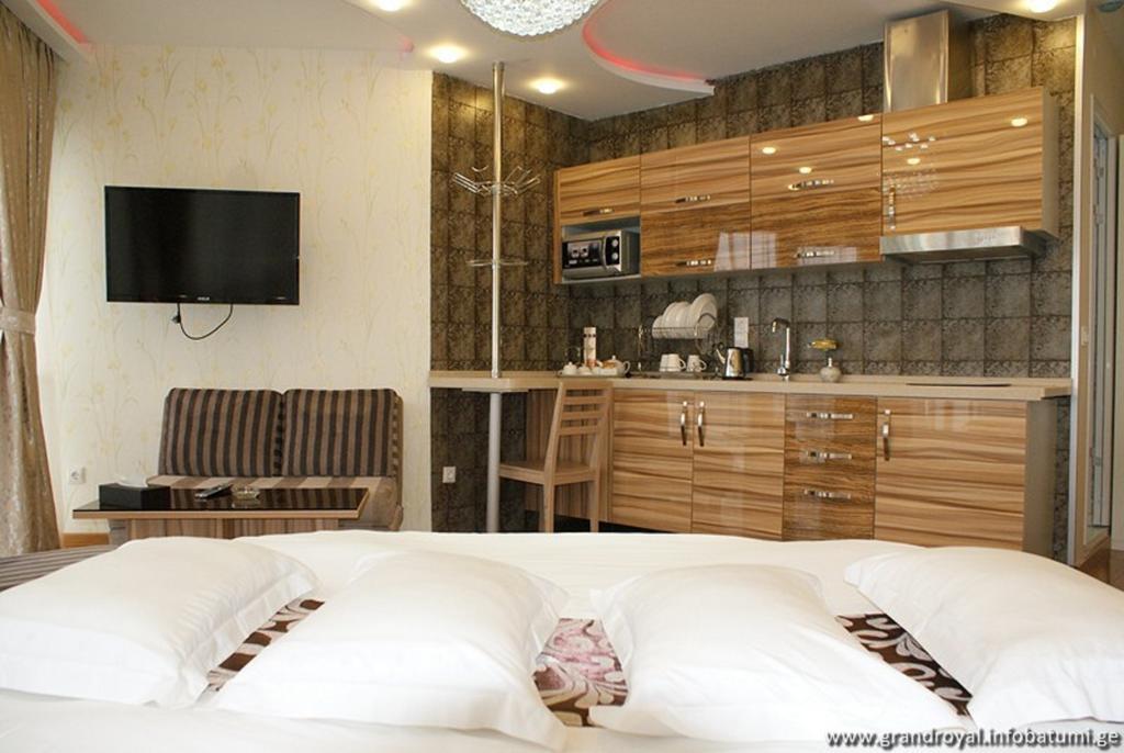 Grand Royal Batumi Aparthotel Bilik gambar