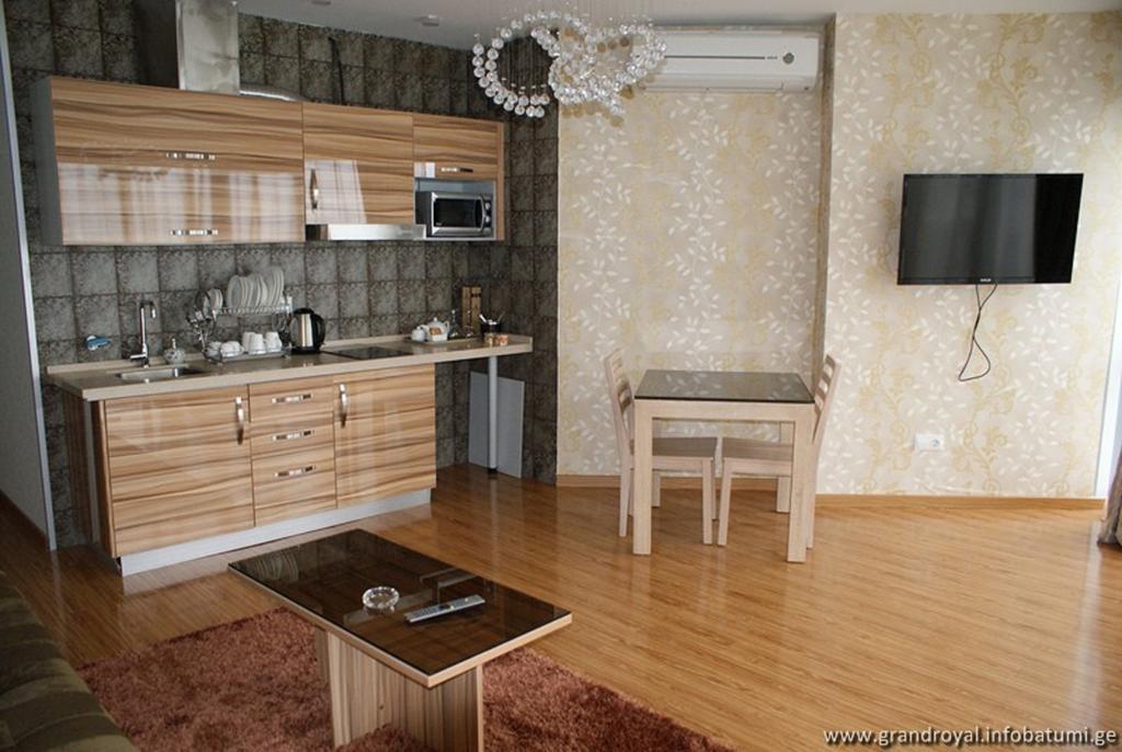 Grand Royal Batumi Aparthotel Bilik gambar